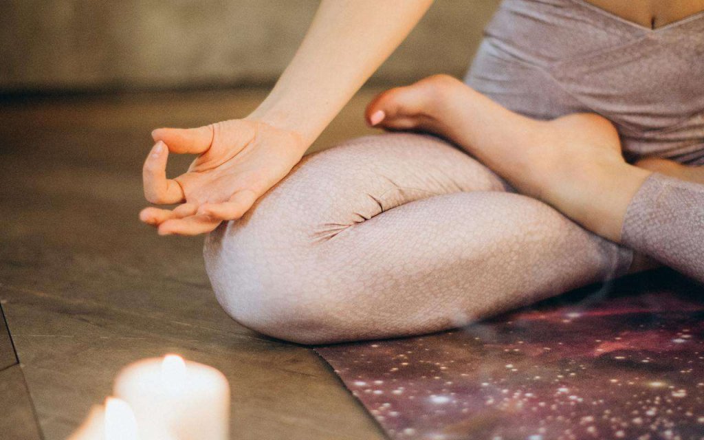 devojka-meditiranje